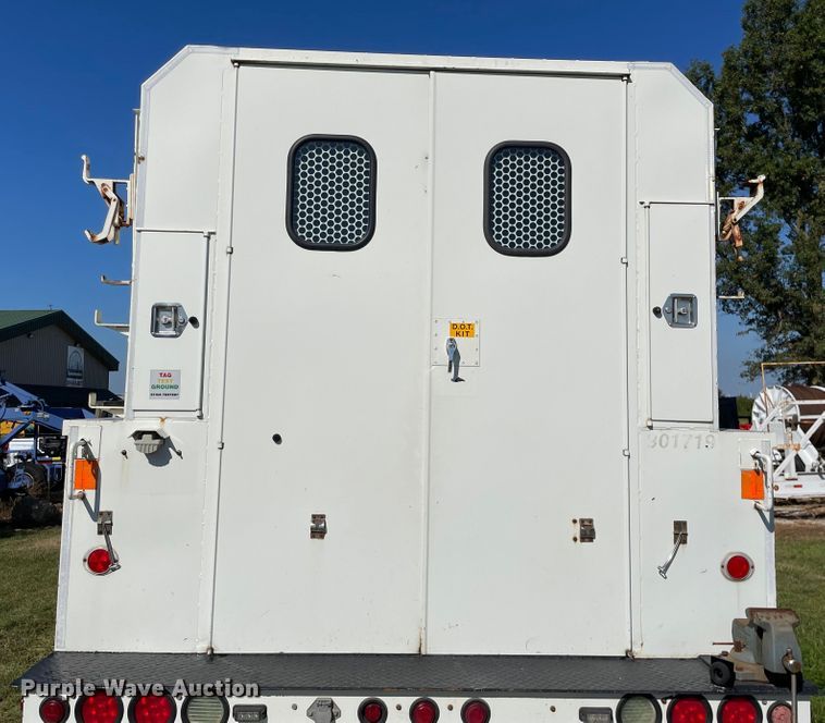 image for item KF9573 2011 International DuraStar 4300  utility / service truck