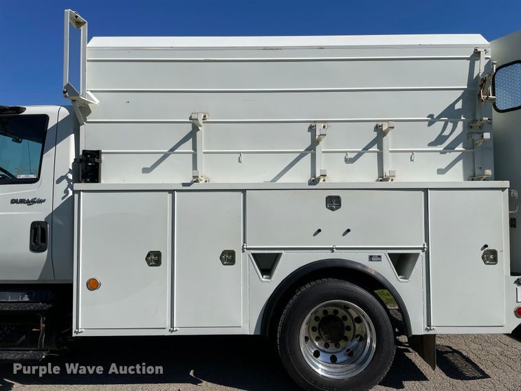 image for item KF9573 2011 International DuraStar 4300  utility / service truck