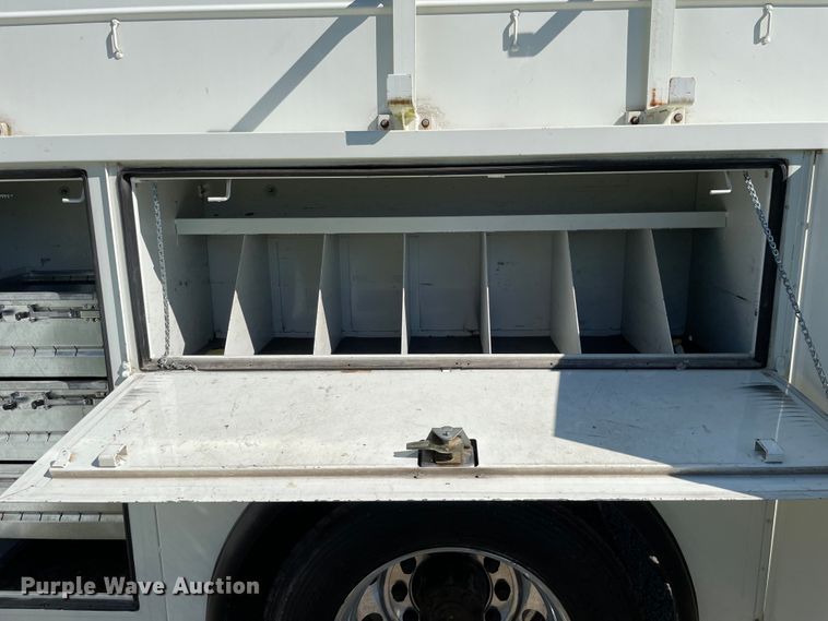 image for item KF9573 2011 International DuraStar 4300  utility / service truck