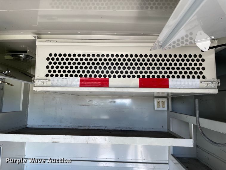 image for item KF9573 2011 International DuraStar 4300  utility / service truck