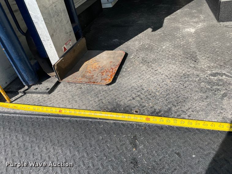 image for item KF9573 2011 International DuraStar 4300  utility / service truck