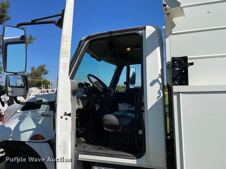 image for item KF9573 2011 International DuraStar 4300  utility / service truck