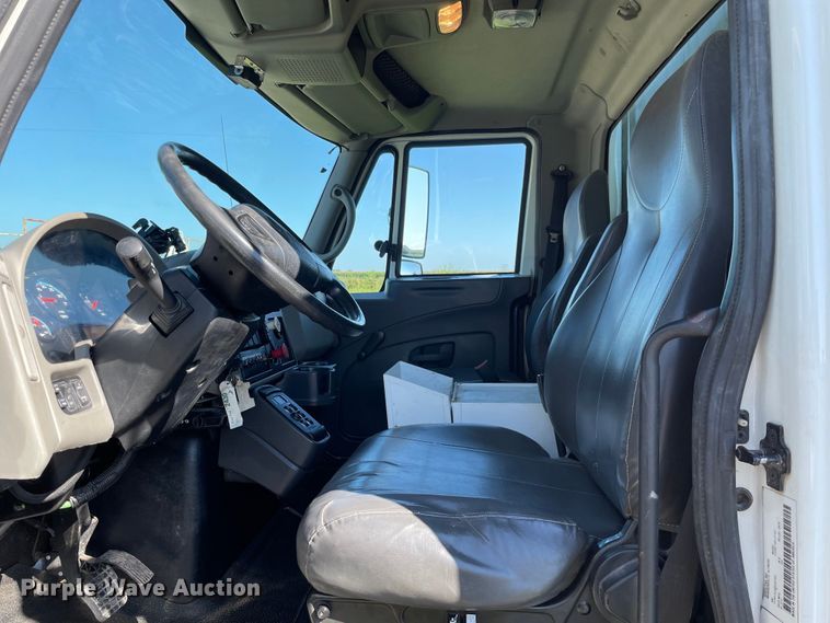 image for item KF9573 2011 International DuraStar 4300  utility / service truck