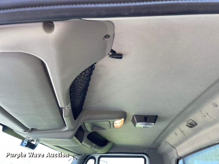 image for item KF9573 2011 International DuraStar 4300  utility / service truck