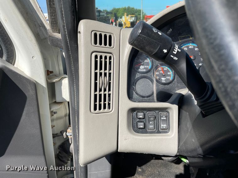 image for item KF9573 2011 International DuraStar 4300  utility / service truck