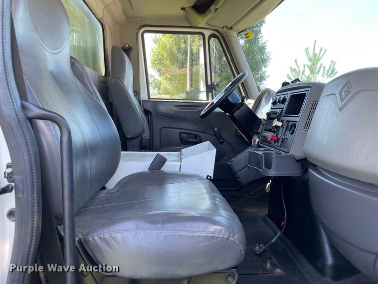 image for item KF9573 2011 International DuraStar 4300  utility / service truck