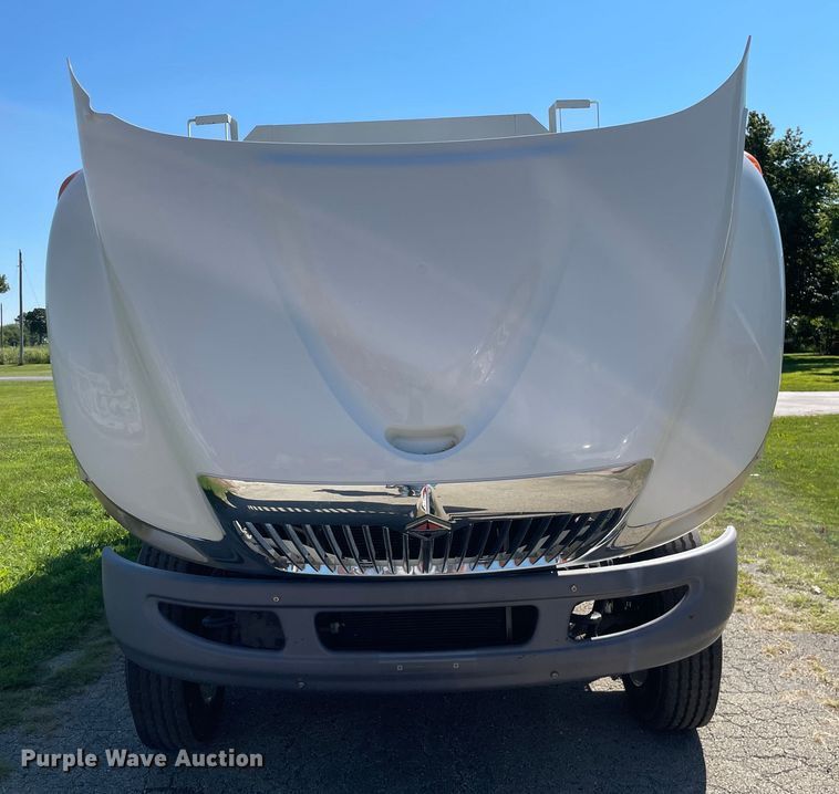 image for item KF9573 2011 International DuraStar 4300  utility / service truck