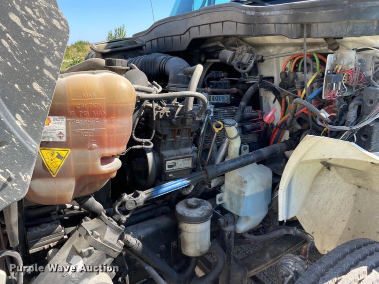 image for item KF9573 2011 International DuraStar 4300  utility / service truck