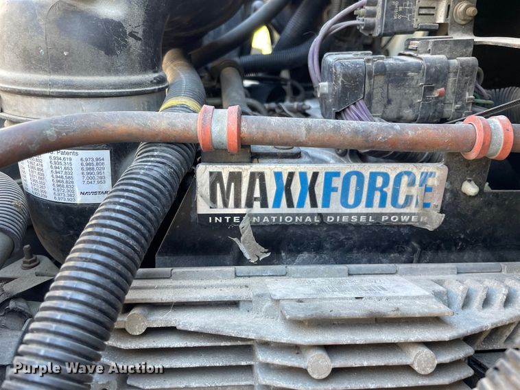 image for item KF9573 2011 International DuraStar 4300  utility / service truck