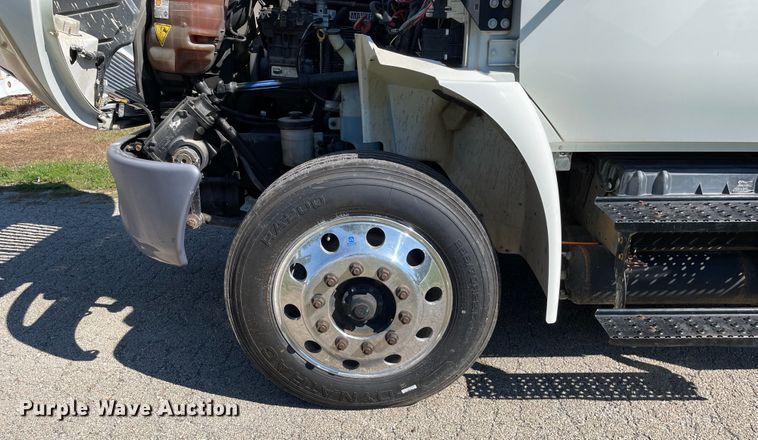 image for item KF9573 2011 International DuraStar 4300  utility / service truck