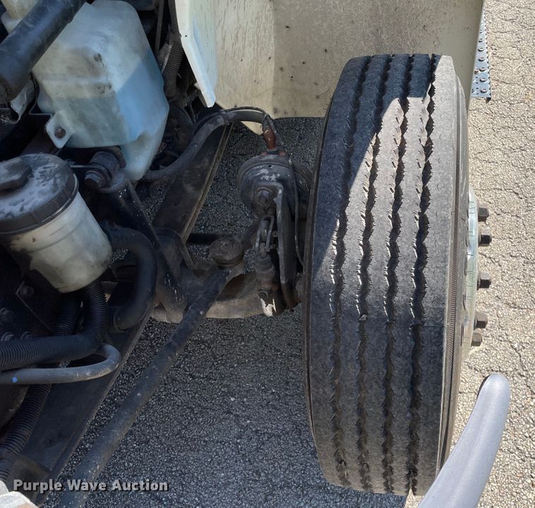 image for item KF9573 2011 International DuraStar 4300  utility / service truck