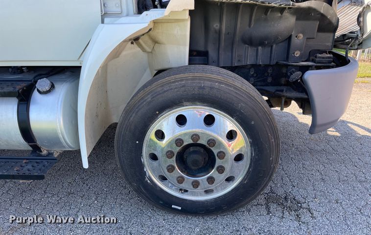 image for item KF9573 2011 International DuraStar 4300  utility / service truck