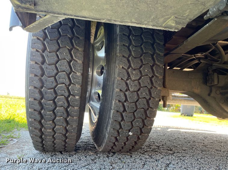 image for item KF9573 2011 International DuraStar 4300  utility / service truck