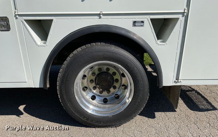 image for item KF9573 2011 International DuraStar 4300  utility / service truck