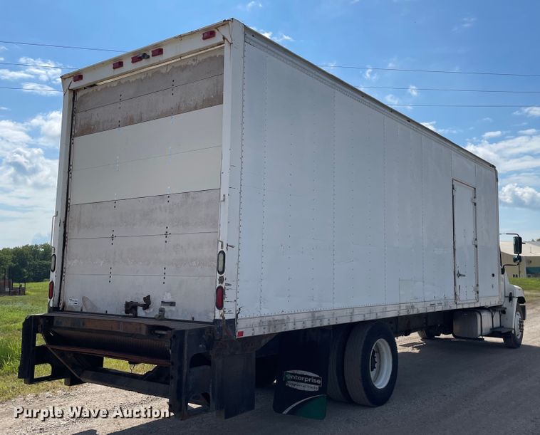 image for item KF9576 2008 Hino  box truck