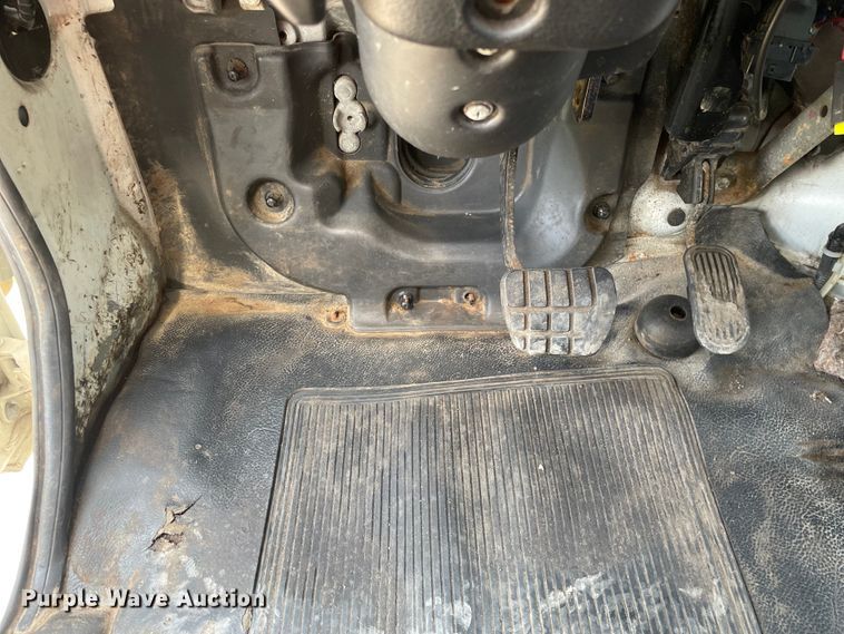 image for item KF9576 2008 Hino  box truck