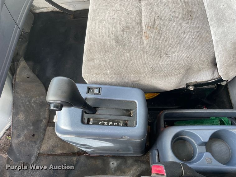 image for item KF9576 2008 Hino  box truck