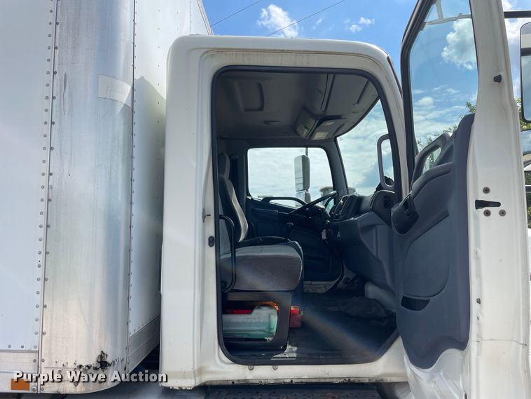 image for item KF9576 2008 Hino  box truck