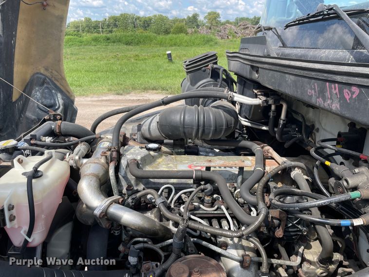 image for item KF9576 2008 Hino  box truck