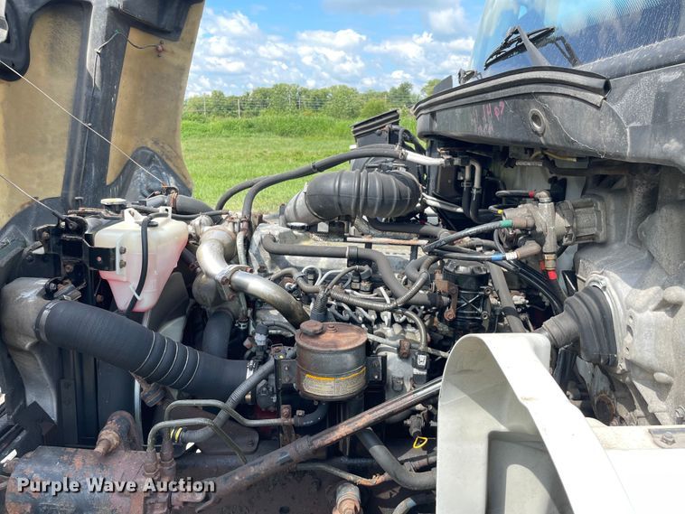 image for item KF9576 2008 Hino  box truck