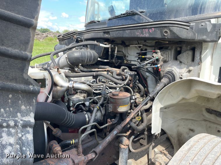 image for item KF9576 2008 Hino  box truck