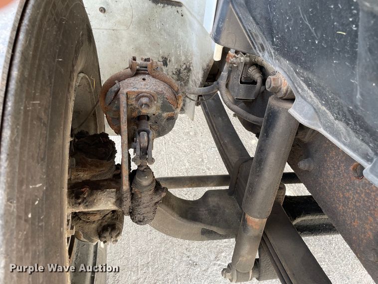 image for item KF9576 2008 Hino  box truck