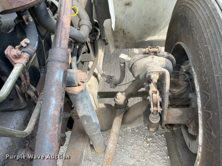 image for item KF9576 2008 Hino  box truck