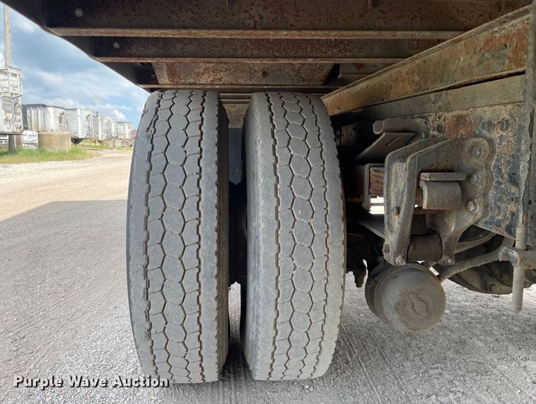 image for item KF9576 2008 Hino  box truck