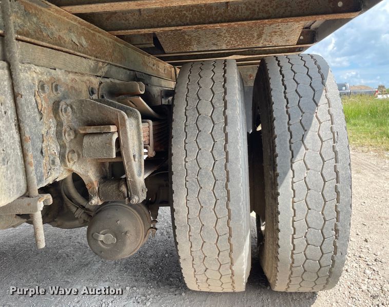 image for item KF9576 2008 Hino  box truck