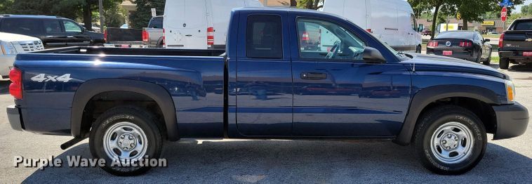 image for item KP9356 2006 Dodge Dakota  Club Cab pickup truck