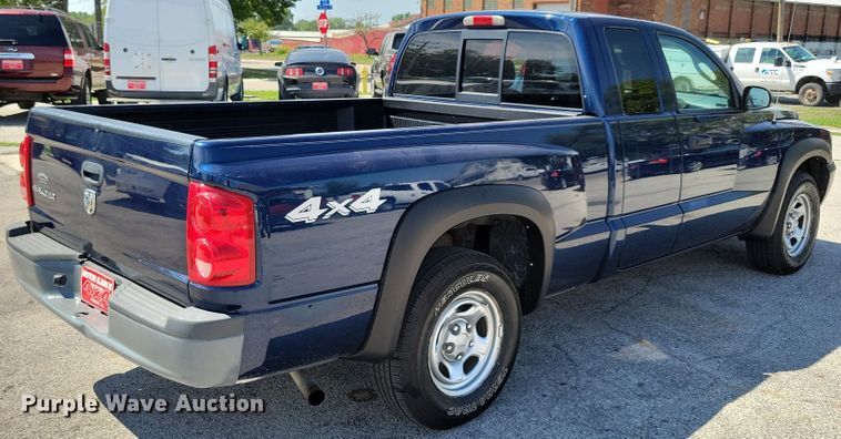 image for item KP9356 2006 Dodge Dakota  Club Cab pickup truck