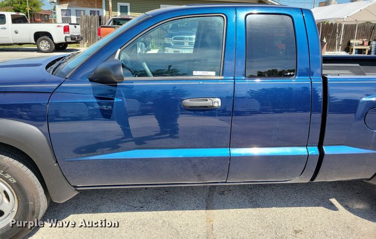 image for item KP9356 2006 Dodge Dakota  Club Cab pickup truck
