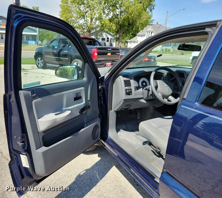 image for item KP9356 2006 Dodge Dakota  Club Cab pickup truck