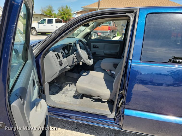 image for item KP9356 2006 Dodge Dakota  Club Cab pickup truck
