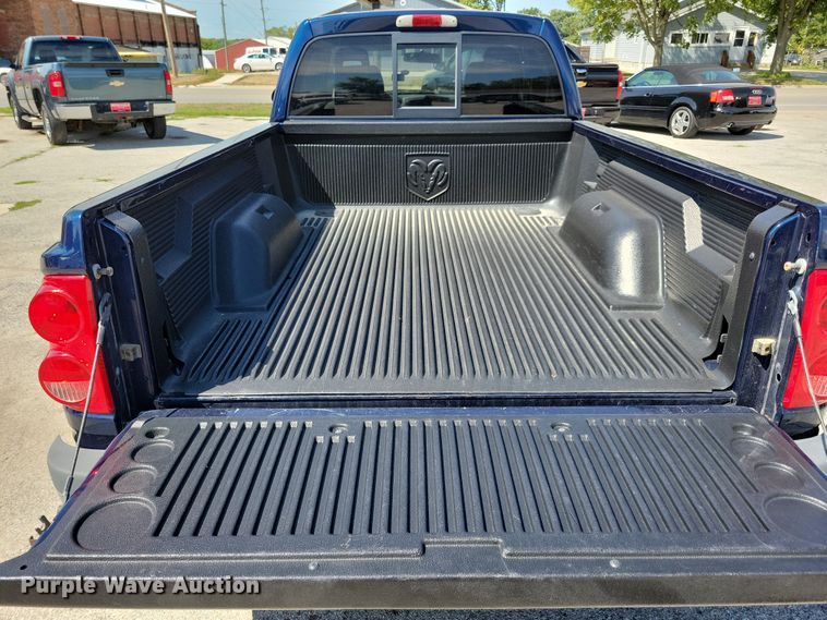 image for item KP9356 2006 Dodge Dakota  Club Cab pickup truck