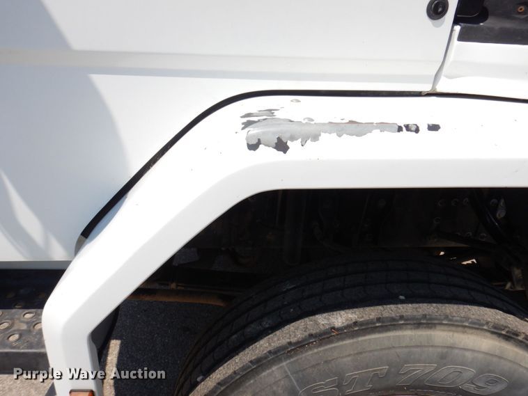 image for item KR9139 2005 Sterling SC8000  street sweeper truck