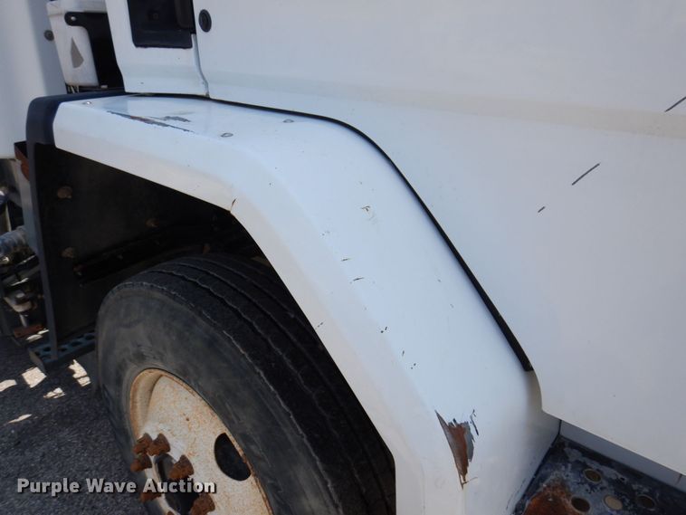 image for item KR9139 2005 Sterling SC8000  street sweeper truck