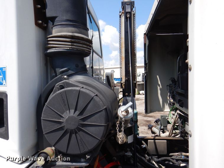 image for item KR9139 2005 Sterling SC8000  street sweeper truck