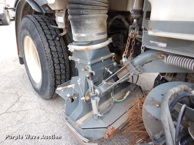 image for item KR9139 2005 Sterling SC8000  street sweeper truck