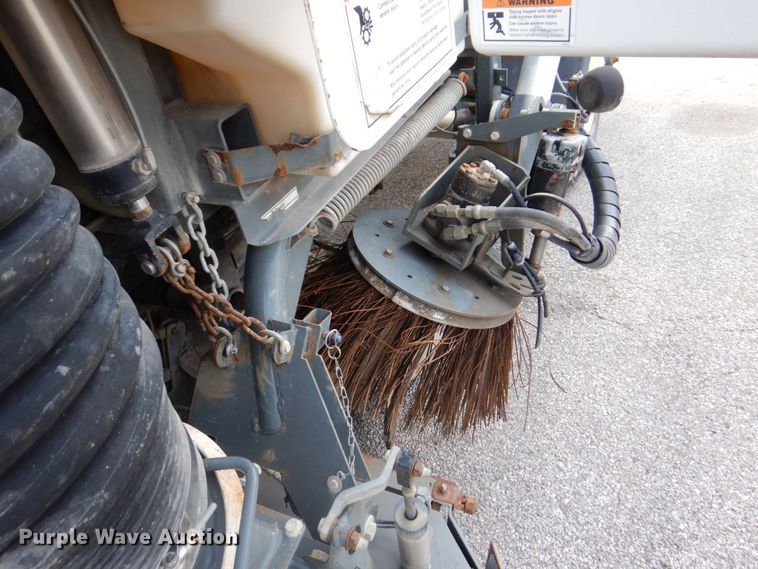 image for item KR9139 2005 Sterling SC8000  street sweeper truck