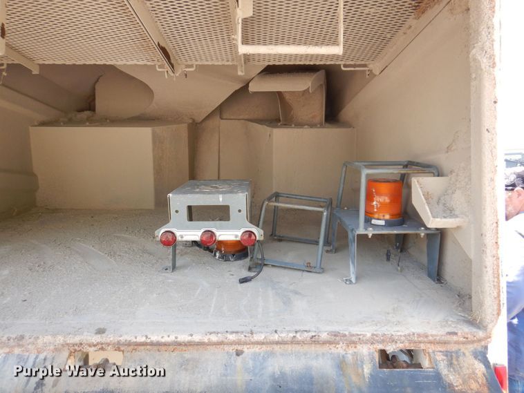 image for item KR9139 2005 Sterling SC8000  street sweeper truck