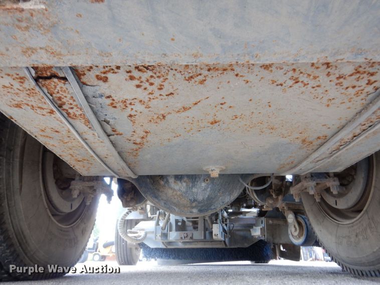 image for item KR9139 2005 Sterling SC8000  street sweeper truck