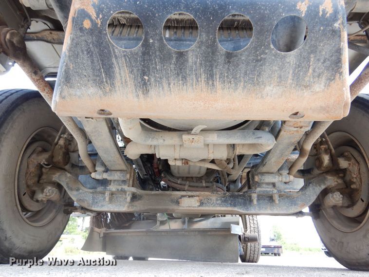 image for item KR9139 2005 Sterling SC8000  street sweeper truck