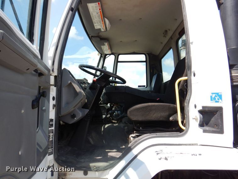 image for item KR9139 2005 Sterling SC8000  street sweeper truck