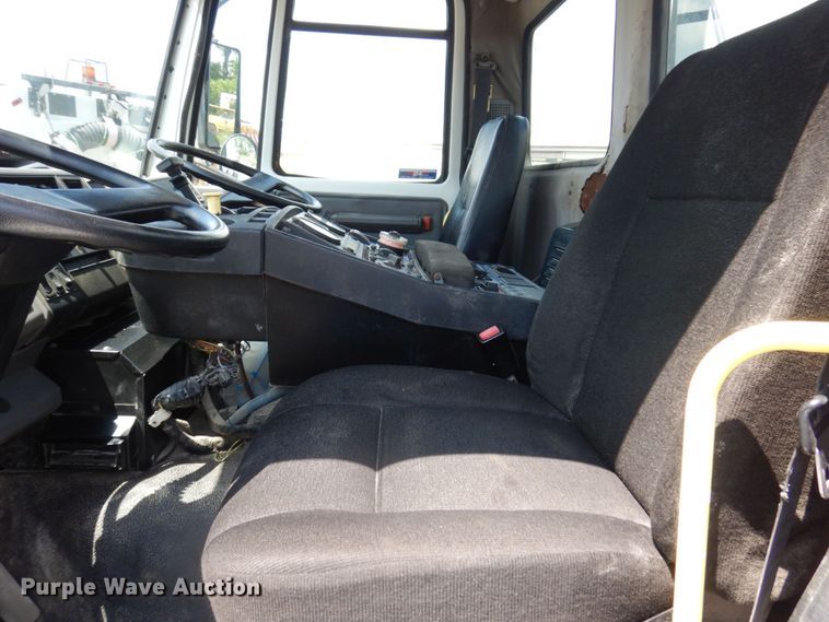 image for item KR9139 2005 Sterling SC8000  street sweeper truck