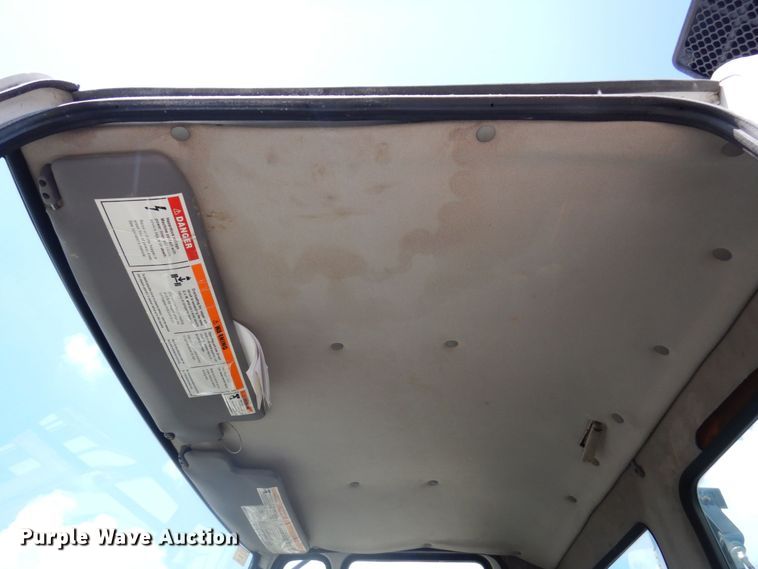 image for item KR9139 2005 Sterling SC8000  street sweeper truck