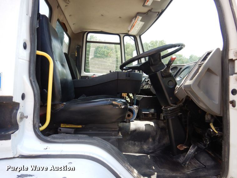 image for item KR9139 2005 Sterling SC8000  street sweeper truck