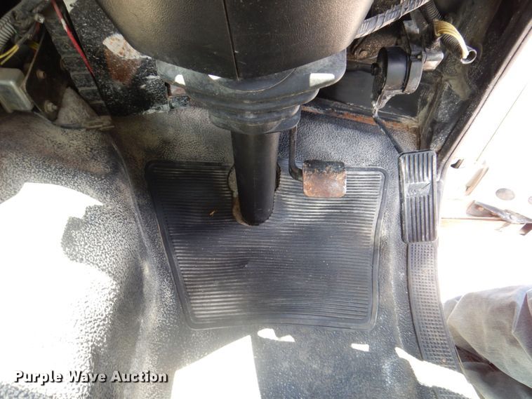 image for item KR9139 2005 Sterling SC8000  street sweeper truck