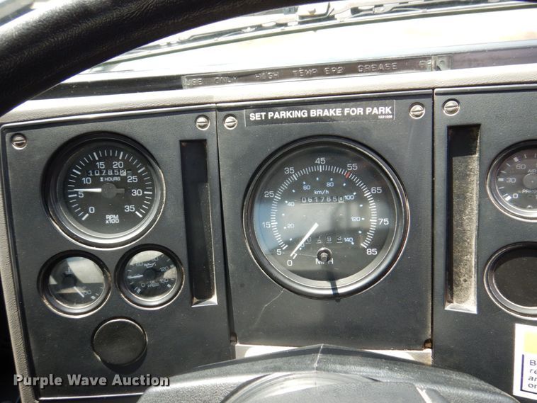 image for item KR9139 2005 Sterling SC8000  street sweeper truck