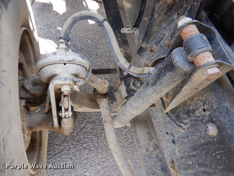 image for item KR9139 2005 Sterling SC8000  street sweeper truck